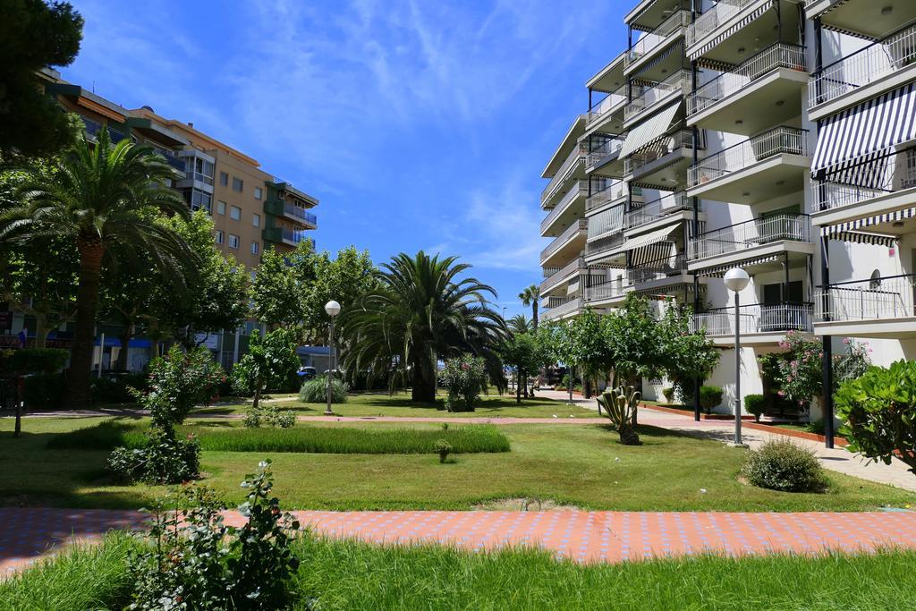 Rentalmar Aries Plus Salou Exteriör bild